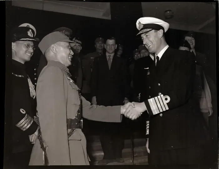 Framed Print : Louis Mountbatten and Ho Yin-Chen Framed Print : Louis Mountbatten and Ho Yin-Chen