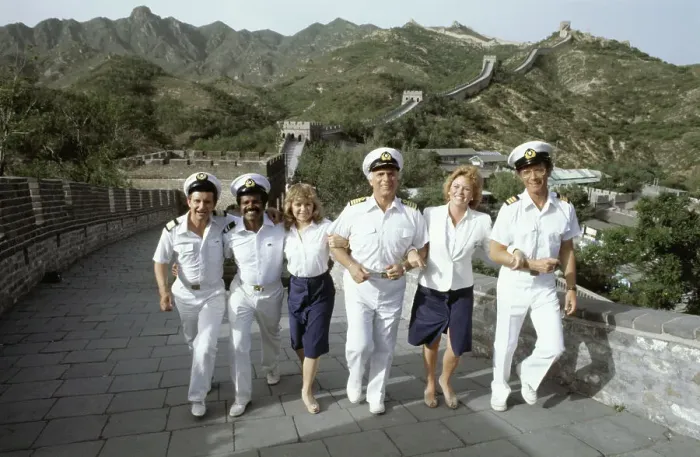 : The Love Boat Cast Walking on Great Wall : The Love Boat Cast Walking on Great Wall