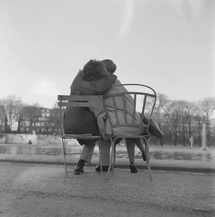 Framed Print : Love In The Tuileries Framed Print : Love In The Tuileries