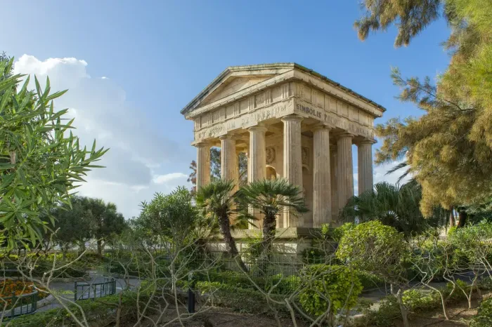 Framed Print : Lower Barrakka Gardens