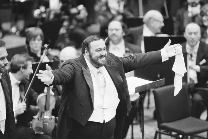 Framed Print : Luciano Pavarotti Responding to Applause Framed Print : Luciano Pavarotti Responding to Applause