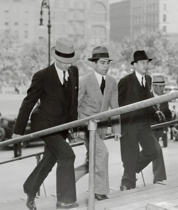 Framed Print : Lucky Luciano Arriving at Supreme Court Between Two Detectives Framed Print : Lucky Luciano Arriving at Supreme Court Between Two Detectives