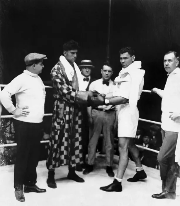 Framed Print : Luis Angel Firpo and Jack Dempsey Touch Gloves