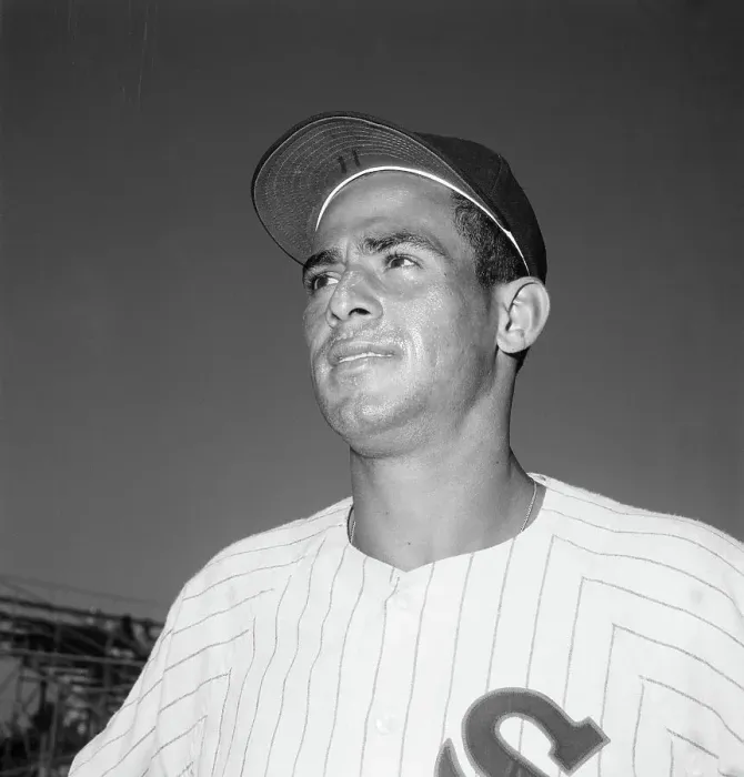 Framed Print : Luis Aparicio in 1960 Framed Print : Luis Aparicio in 1960