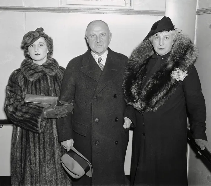 Framed Print : Lydia Fuller and Parents Posing for Camera Framed Print : Lydia Fuller and Parents Posing for Camera