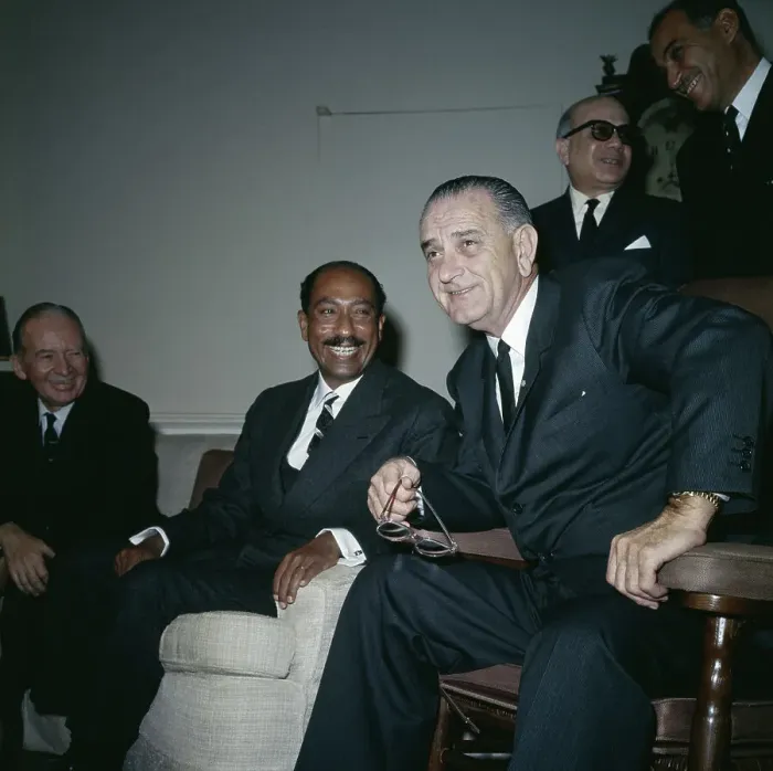 Framed Print : Lyndon Johnson with Anwar El-Sadat