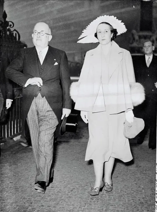 Framed Print : M. Vincent Auriol and Wife Walking Into Unknown Soldier's Tomb Framed Print : M. Vincent Auriol and Wife Walking Into Unknown Soldier's Tomb