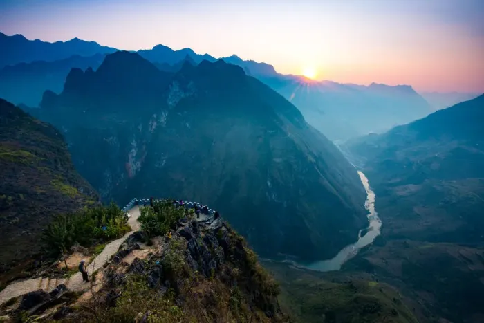 Framed Print : Ma Pi Leng Pass, Nho Que River, Ha Giang, Vietnam Framed Print : Ma Pi Leng Pass, Nho Que River, Ha Giang, Vietnam