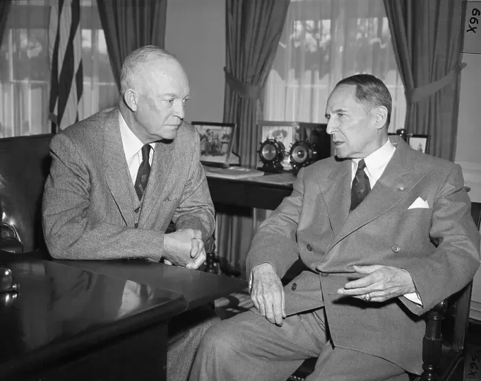 Framed Print : MacArthur And Eisenhower Seated, Talking