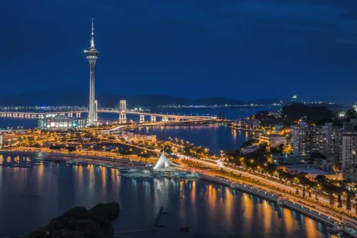 Framed Print : Macau tower at night