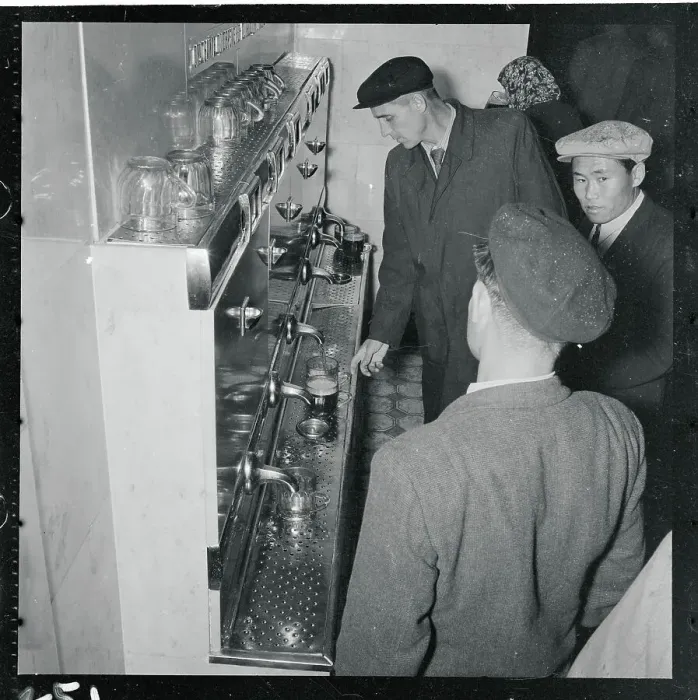 Framed Print : Machine Pouring Beer for a Customer Framed Print : Machine Pouring Beer for a Customer