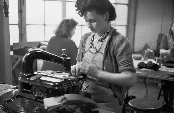 Framed Print : Machinist. 27th November 1948: A young machinist working in Leicester's Framed Print : Machinist. 27th November 1948: A young machinist working in Leicester's