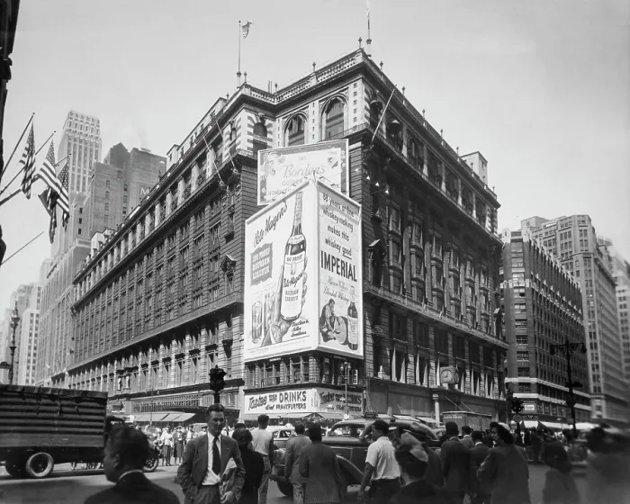 Framed Print : Macy's, 34th Street & 6th, NYC Framed Print : Macy's, 34th Street & 6th, NYC