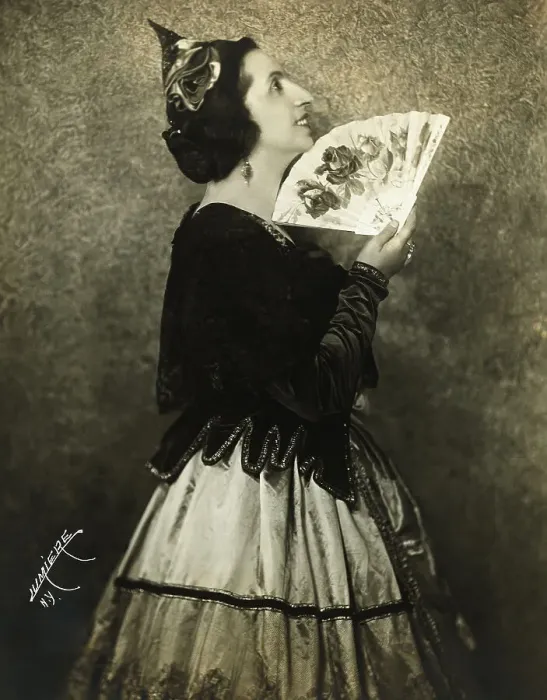 Framed Print : Madame Galli-Curci Starring in Barber of Seville Framed Print : Madame Galli-Curci Starring in Barber of Seville