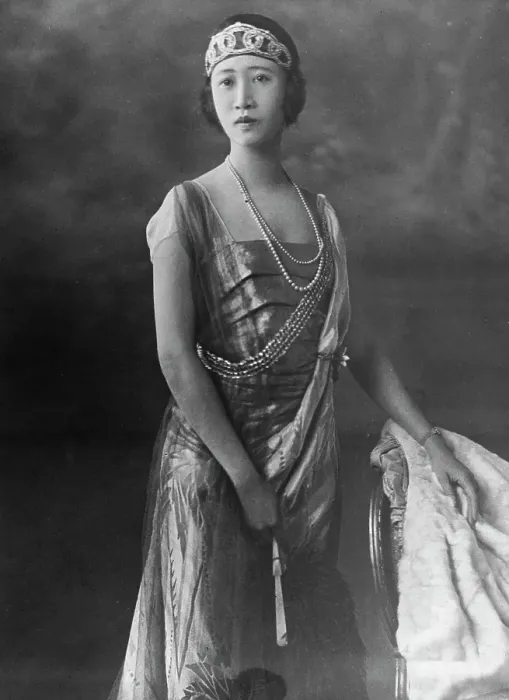 Framed Print : Madame Wellington Koo, Chinese-Indonesian Socialite Framed Print : Madame Wellington Koo, Chinese-Indonesian Socialite
