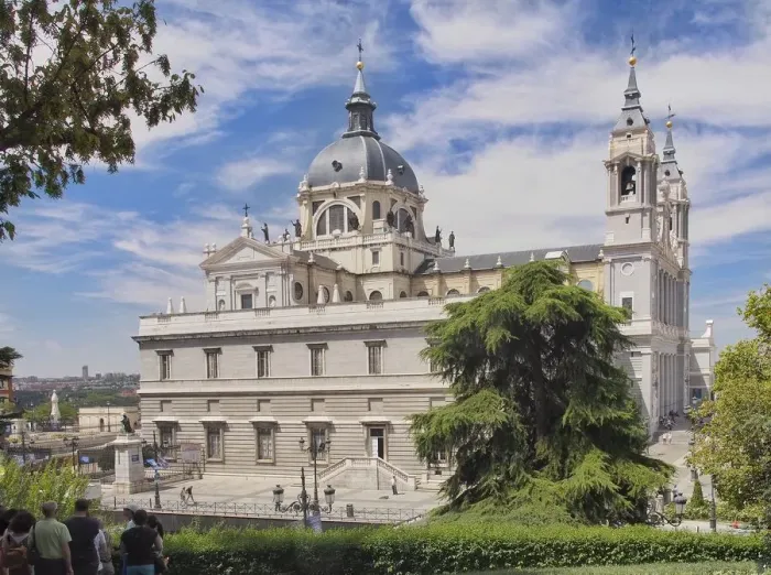 Framed Print : Madrid, Almudena Cathedral Framed Print : Madrid, Almudena Cathedral