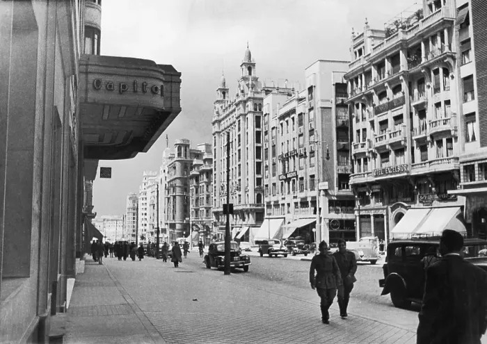 Framed Print : Madrid Gran Via Framed Print : Madrid Gran Via