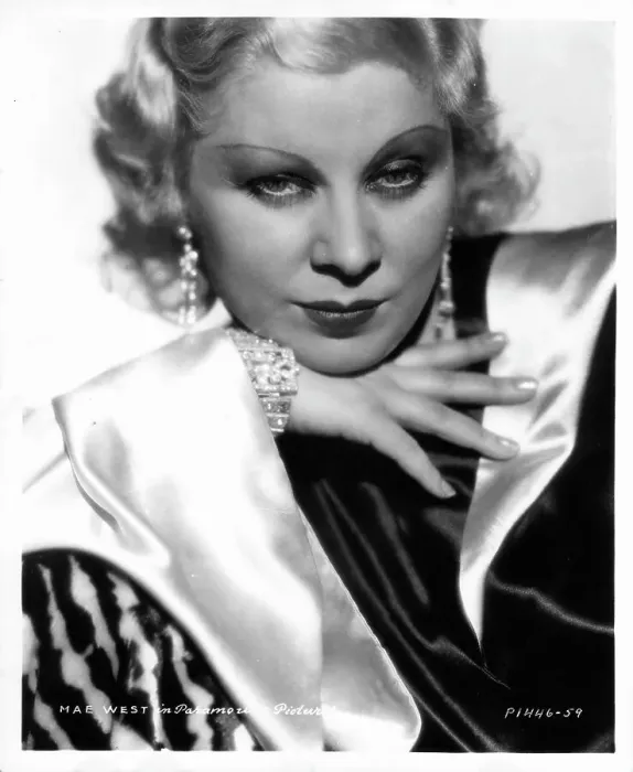Framed Print : Mae West in publicity portrait, Circa 1933. (Photo by Getty Images) Framed Print : Mae West in publicity portrait, Circa 1933. (Photo by Getty Images)