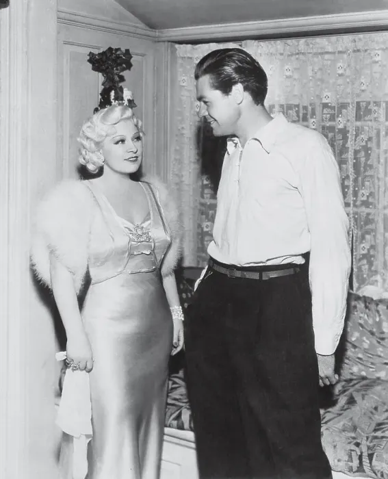 Framed Print : Mae West and Henry Hathaway Framed Print : Mae West and Henry Hathaway