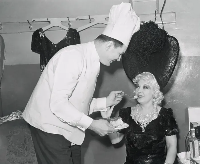 Framed Print : Mae West and James Braddock Framed Print : Mae West and James Braddock