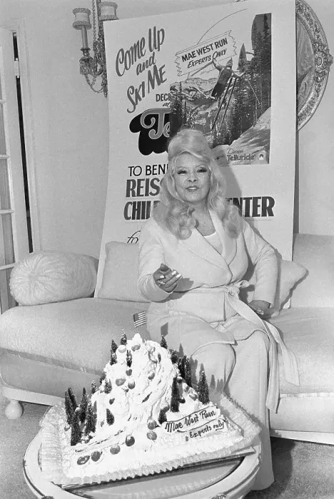 Framed Print : Mae West Observing Model Ski Slope