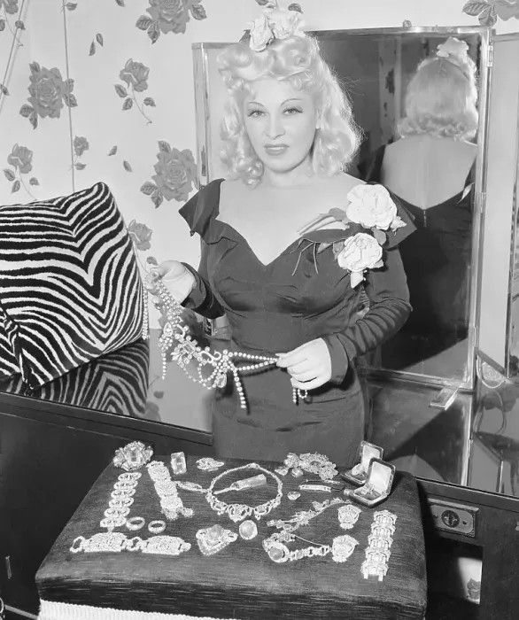 Framed Print : Mae West Reviewing her Jewelry Framed Print : Mae West Reviewing her Jewelry