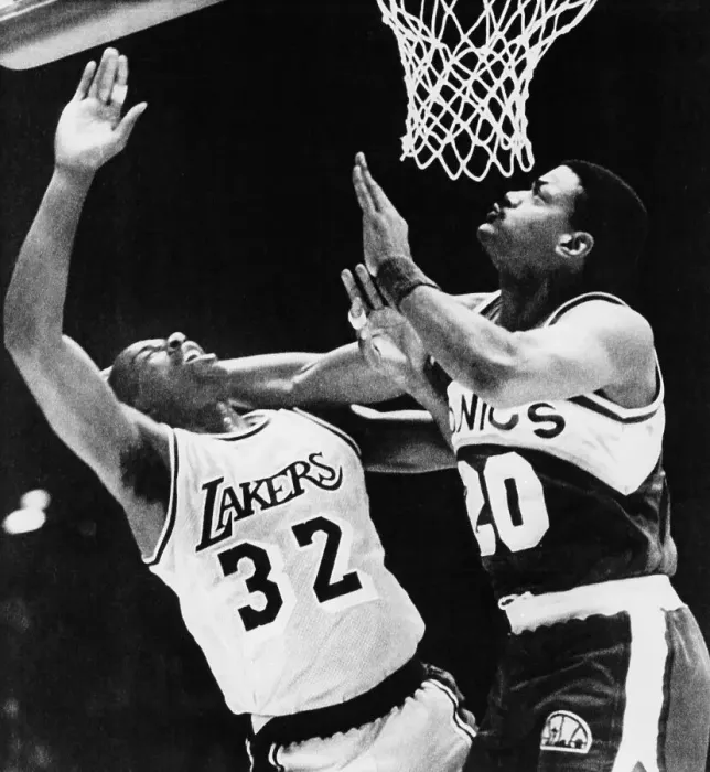 Framed Print : Magic Johnson Going up for Rebound Framed Print : Magic Johnson Going up for Rebound