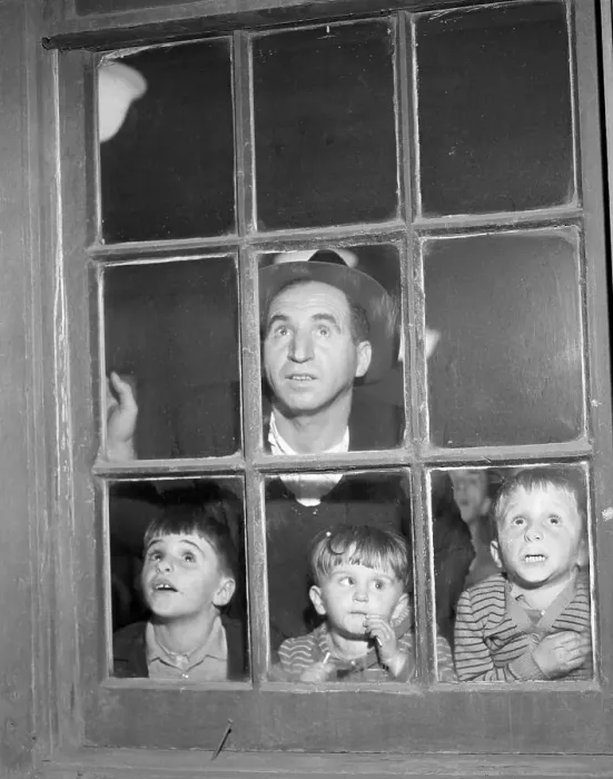Framed Print : Magnani Family Detained at Ellis Island Framed Print : Magnani Family Detained at Ellis Island