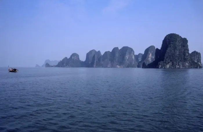Framed Print : The magnificent Halong Bay Framed Print : The magnificent Halong Bay