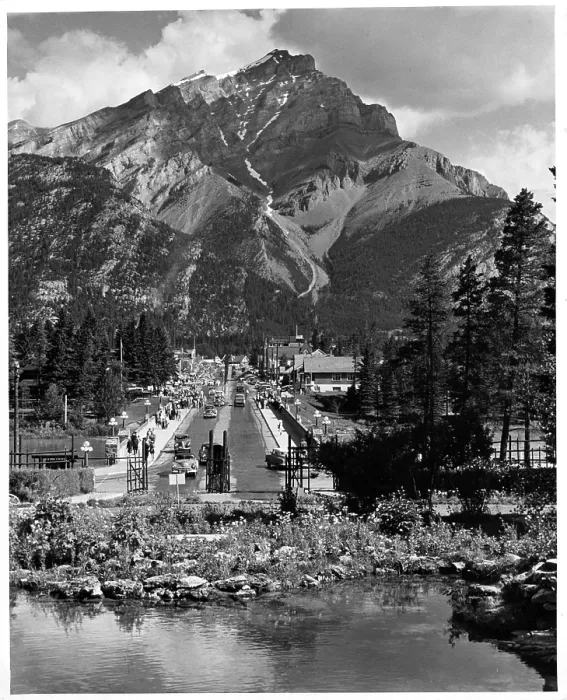 Framed Print : Main Street In Banff, Alberta, Canada Framed Print : Main Street In Banff, Alberta, Canada