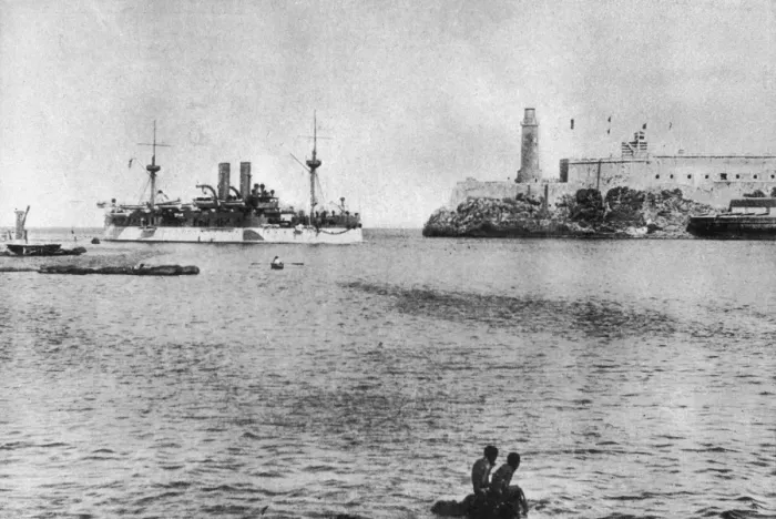 Framed Print : The Maine. The battleship USS Maine, entering Havana harbour Framed Print : The Maine. The battleship USS Maine, entering Havana harbour