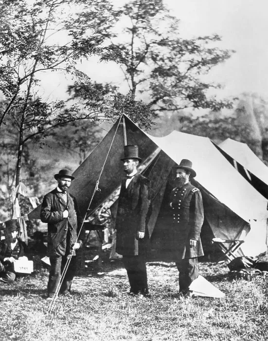 Framed Print : Major Pinkerton, President Lincoln, General McClernand Framed Print : Major Pinkerton, President Lincoln, General McClernand