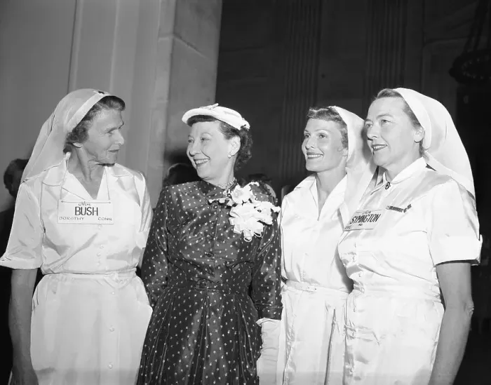 Framed Print : Mamie Eisenhower with Colleagues