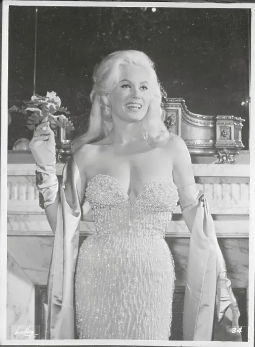 Framed Print : Mamie Van Doren Posing in Stunning Dress Framed Print : Mamie Van Doren Posing in Stunning Dress