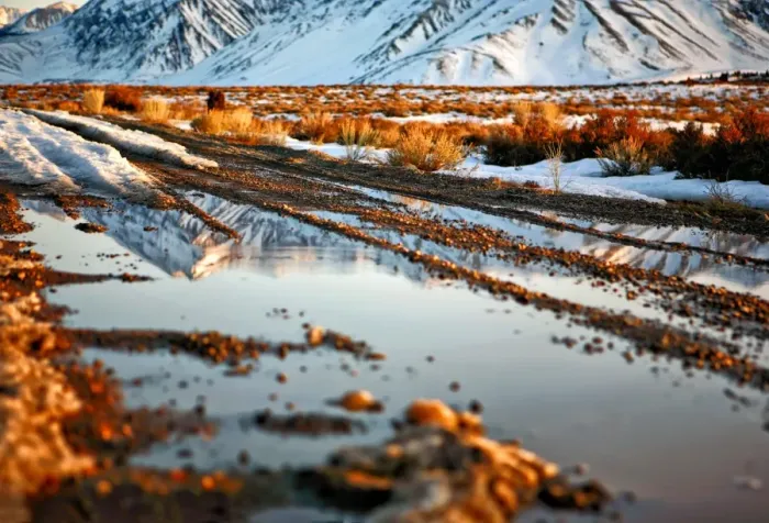 Framed Print : Mammoth mountain landscape reflections in lake Framed Print : Mammoth mountain landscape reflections in lake