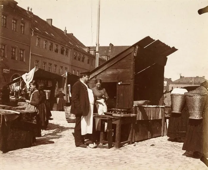 Framed Print : A man and a woman near a market stall, Nuremberg, ca 1870, Bavaria, Germany, Historic, digitally restored reproduction from a 19th century original Framed Print : A man and a woman near a market stall, Nuremberg, ca 1870, Bavaria, Germany, Historic, digitally restored reproduction from a 19th century original
