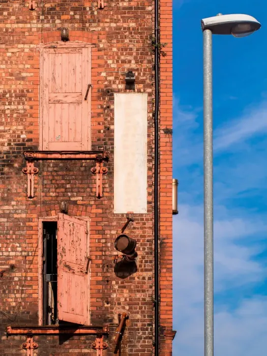 Framed Print : Manchester, a door in an abandoned building Framed Print : Manchester, a door in an abandoned building