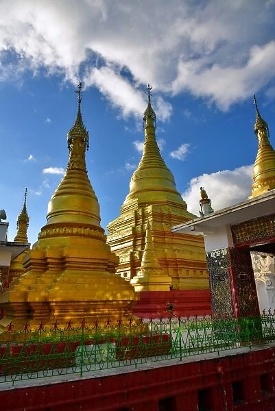 mandalay pagoda