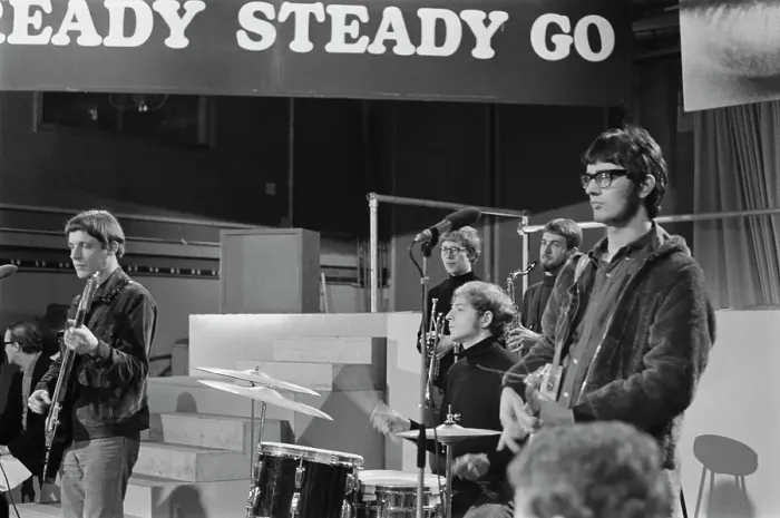 Framed Print : Manfred Mann Play Ready Steady Go! Framed Print : Manfred Mann Play Ready Steady Go!