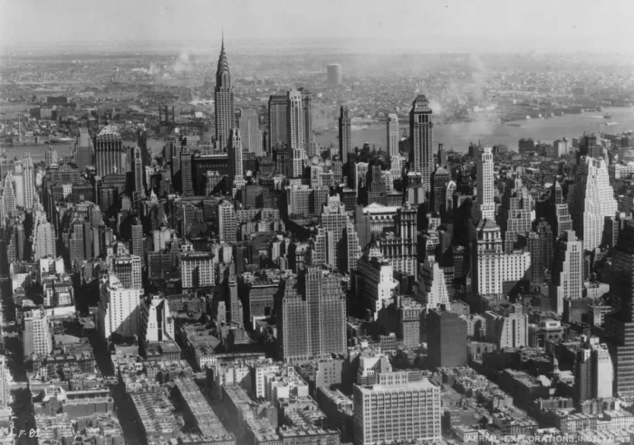 Framed Print : Manhattan. circa 1935: The mid-town area of Manhattan Framed Print : Manhattan. circa 1935: The mid-town area of Manhattan