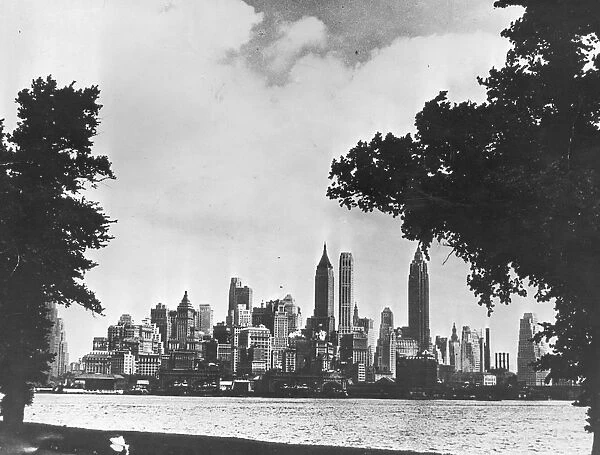Manhattan. 11th November 1968: The skyline of Manhattan seen