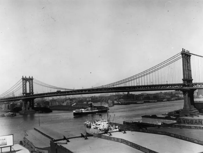 Framed Print : Manhattan Bridge Framed Print : Manhattan Bridge