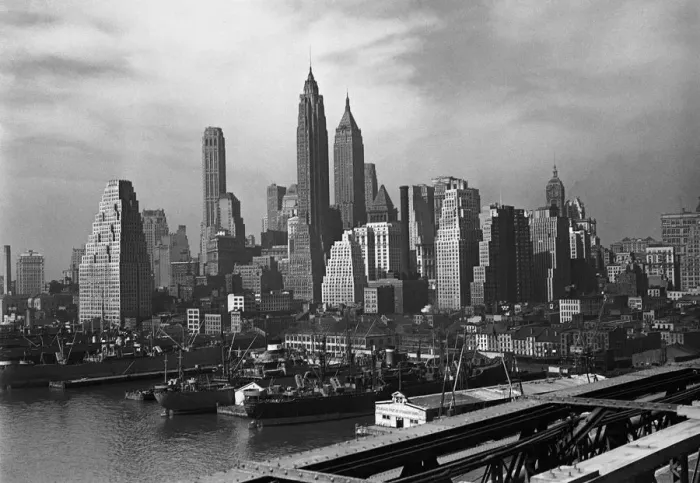 Framed Print : Manhattan skyline, New York City, USA, (B&W) Framed Print : Manhattan skyline, New York City, USA, (B&W)