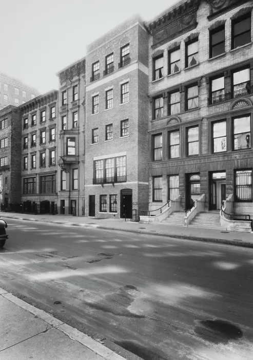 Framed Print : Manhattan Street Scene Framed Print : Manhattan Street Scene