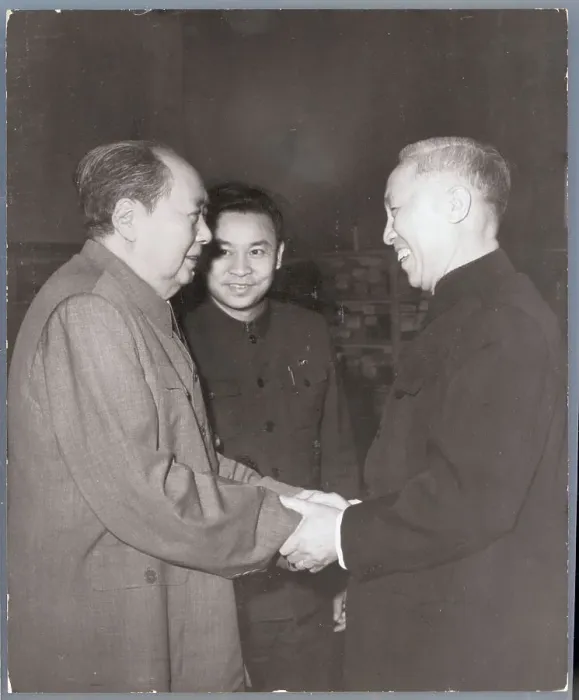 Framed Print : Mao-Tse-Tung Greets North Vietnamese Leaders