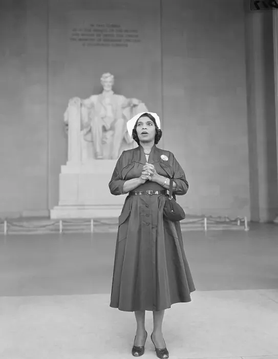 Framed Print : Marian Anderson Singing at the Lincoln Memorial