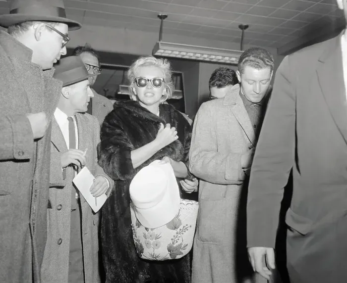 Framed Print : Marilyn with Arthur Miller Framed Print : Marilyn with Arthur Miller