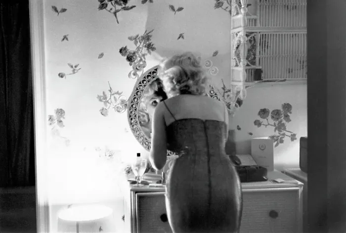 Framed Print : Marilyn Gets Ready For A Night Out Framed Print : Marilyn Gets Ready For A Night Out