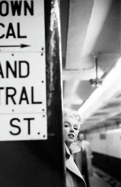 Marilyn Monroe in Grand Central Station Print. Art Prints, Posters