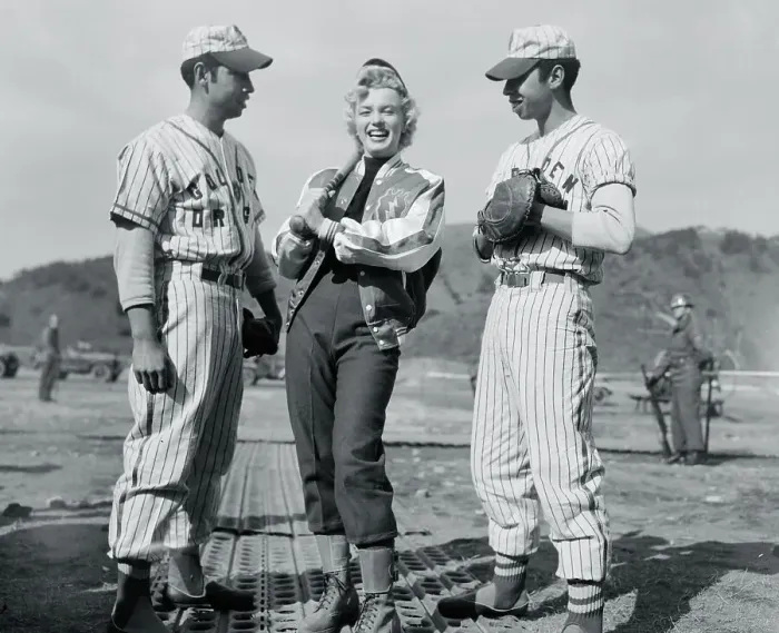 Framed Print : Marilyn with Korean Baseball Players Framed Print : Marilyn with Korean Baseball Players